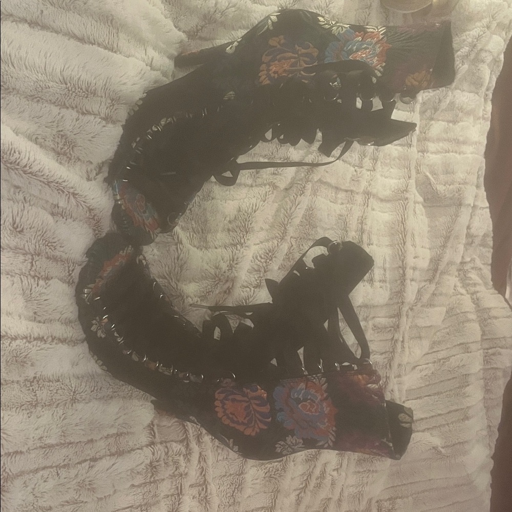 Steve Madden Black Floral Lace-Up Sandals